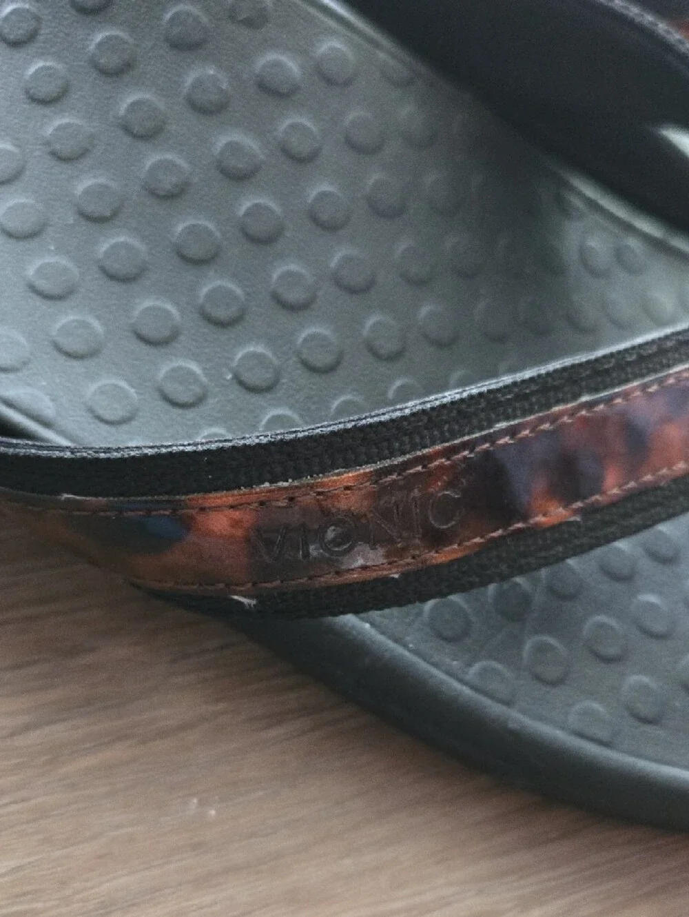 Vionic Tide Tortoiseshell Thong Sandal